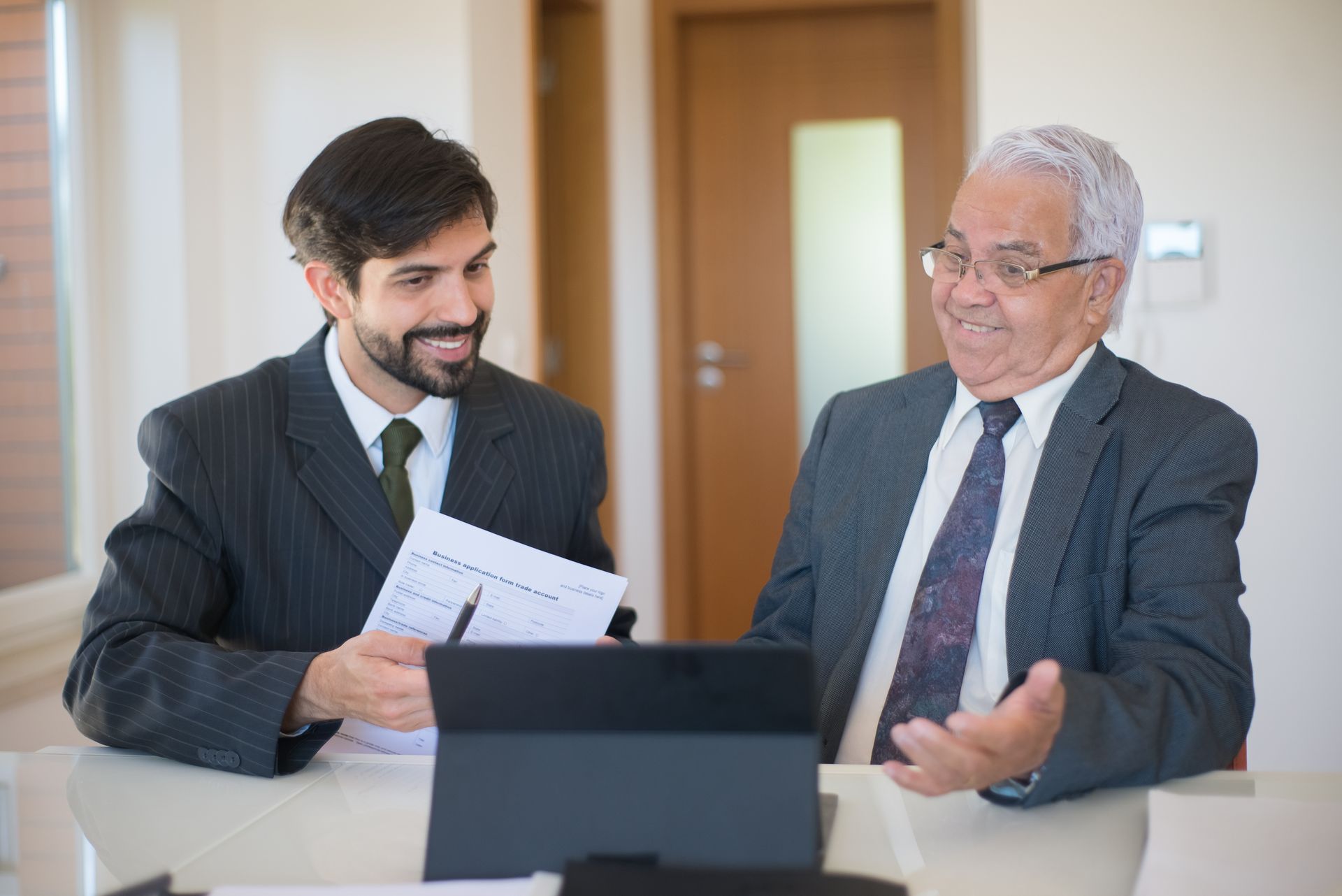 Atención a un cliente durante una reunión comercial